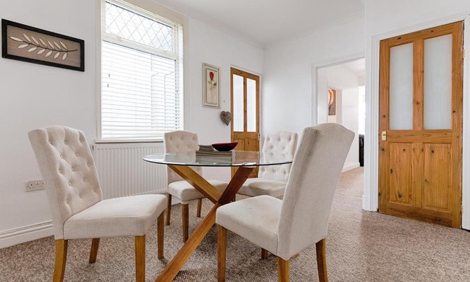 Llwchwr Apartment | River House with Parking - TV in Every Bedroom!