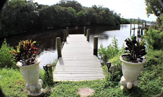 Riverview House | River Jewels and Pearls