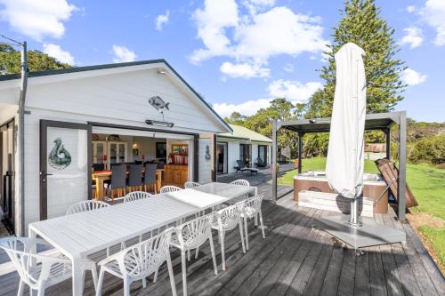 Haruru House | River Palms Retreat - Paihia Holiday Home