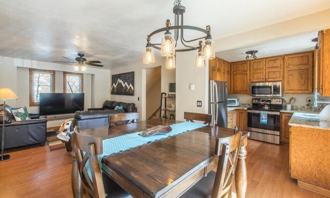 Ouray House | River Park 1241