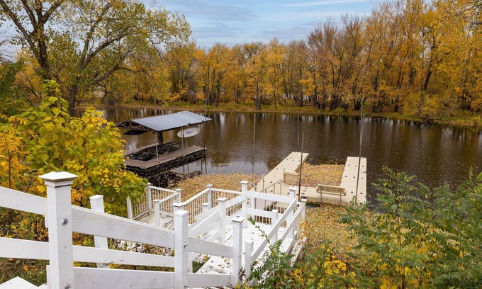 La Crosse House | River Rambler