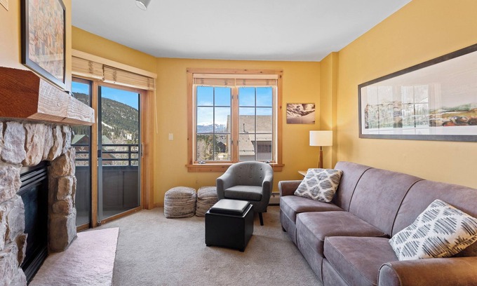 River Run Condo | River Run Condo w/Mountain Views & Short Walk To Shops and Dining!