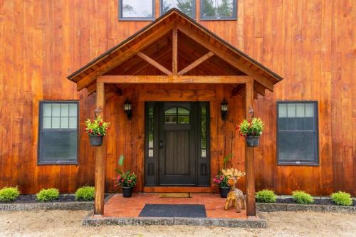 Center Conway House | River Run Retreat