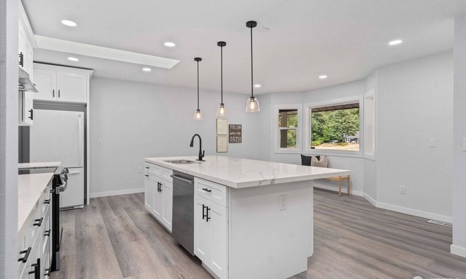 Auburn House | River Side Spacious 4-bedroom house in peaceful Auburn