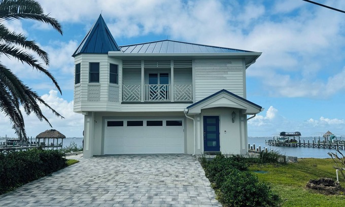 Vero Beach House | River to ocean paradise awaits you and your family!