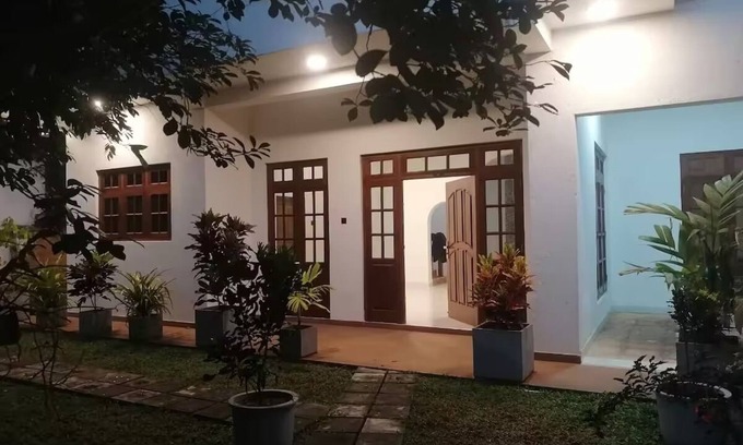 Kandy Apartment | River Valley Holiday Retreat Ground floor ensuite