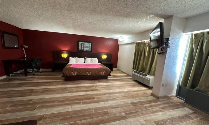 Fort Smith Hotel | River Valley Inn and Suites By OYO