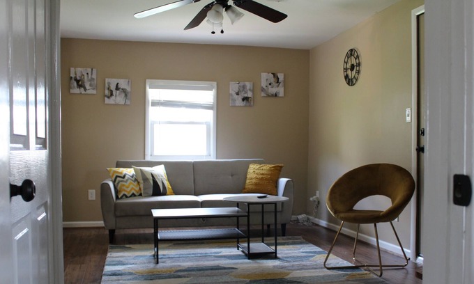 Bromley Apartment | River View 10 Min To Downtown 10 Min From CVG Peaceful Get Away