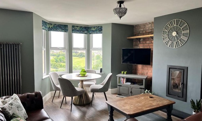 Keynsham Apartment | River View