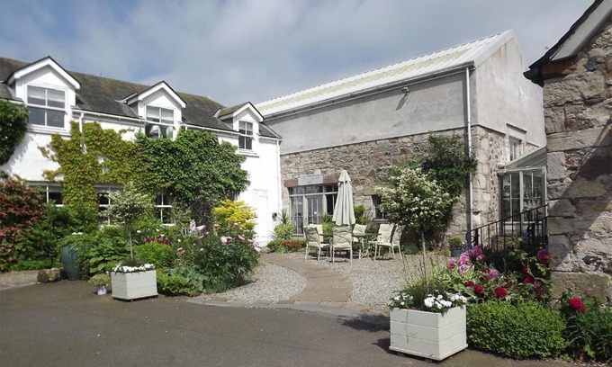 Fintry Apartment | River View Knockraich Farm