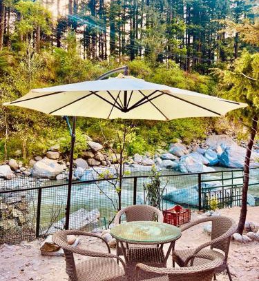 New Manali Hotel | River view Resort - Affordable Luxury stay near manali mall road