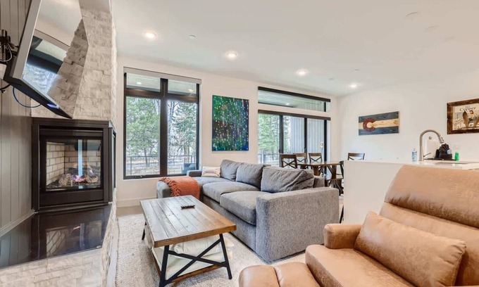 Silverthorne Condo | River View Retreat | Central Locale to it All!
