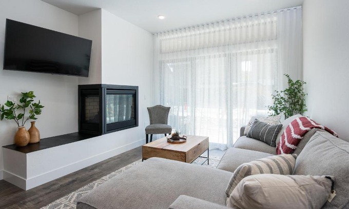 Silverthorne House | River West Red Peak Condo - Sweet Summit Retreat