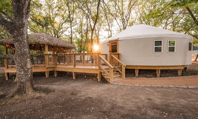 Bandera Cabin | River Yurt Village/Medina River/Hot Tub/Close to Downtown/Hoot Owl