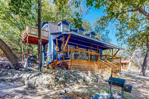 Bandera House | Riverbend Retreat