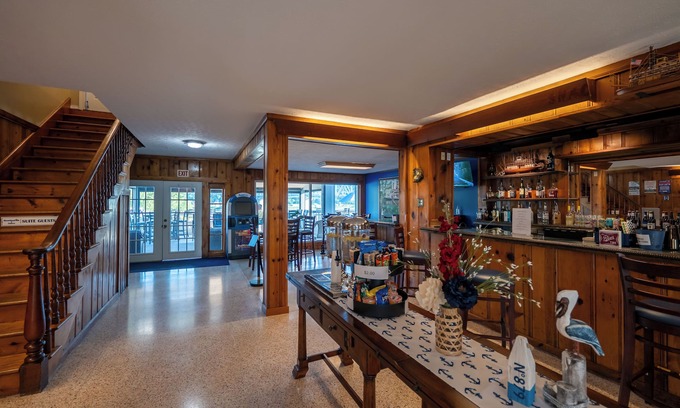 Madison Hotel | Riverboat Inn and Suites