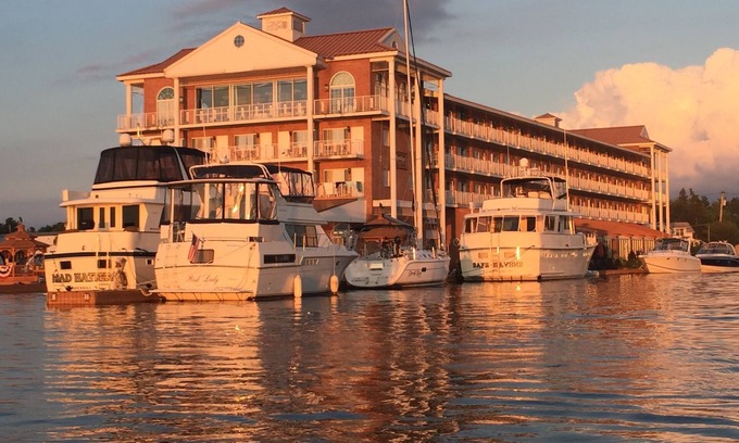 Alexandria Bay Resort | Riveredge Resort