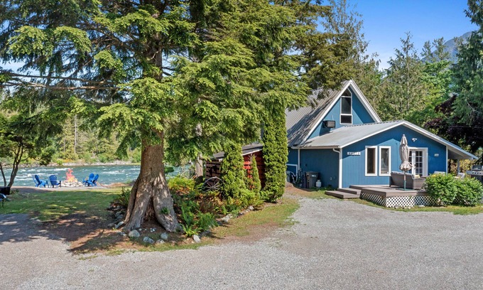 Gold Bar Cabin | Riverfront A-Frame Cabin/Chalet on 1 acre sleeps 10 - paradise.