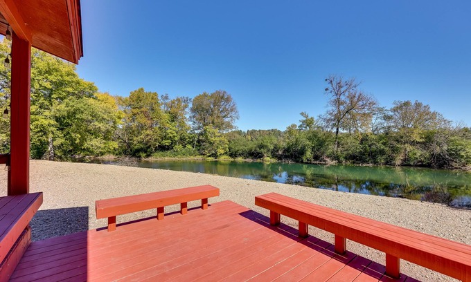 Mount Ida Cabin | Riverfront Arkansas Abode - Furnished Deck & Grill