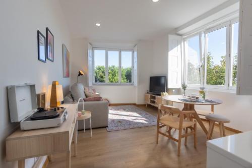 Viana do Castelo Apartment | Riverfront Avenida 13 - Your Boho Flat - uChill