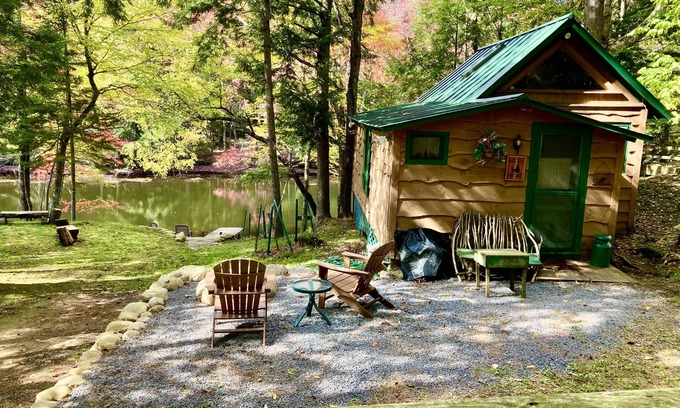 Old Forge Cabin | Riverfront Cabin for Two, Perfect Getaway! Summer- Weekly only Sat. to Sat.