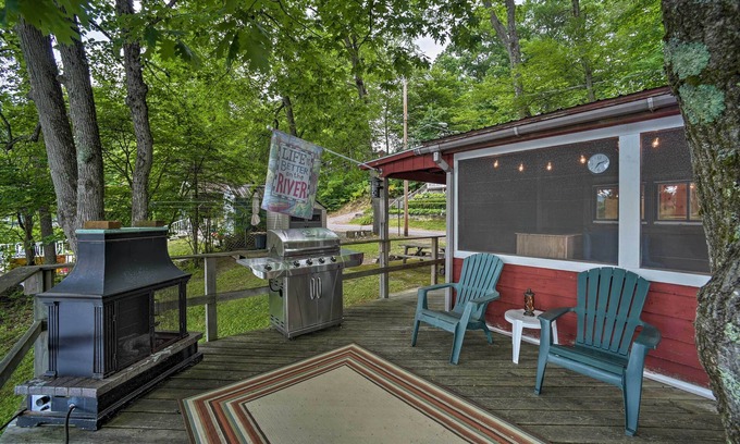 Lake Luzerne Cabin | Riverfront Escape w/Dock: 19 Mi to Saratoga!