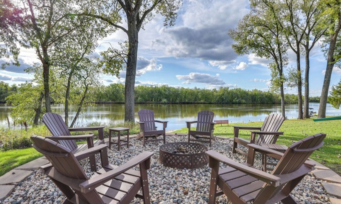 Wisconsin Dells Cabin | Riverfront Home w/Private Dock in Wisconsin Dells