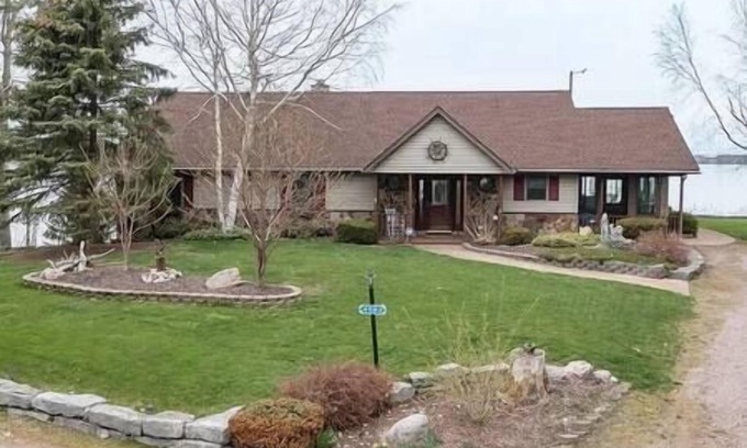 Cape Vincent House | Riverfront home w/private dock
