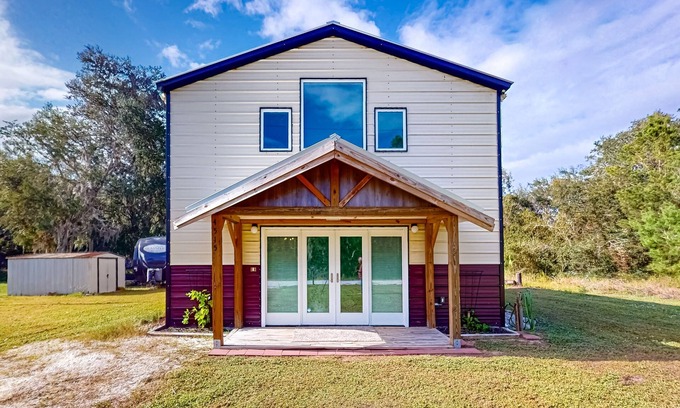 Highland House | Riverfront home with internet, washer and dryer, and perfect for kayaking