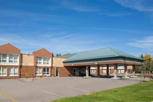 International Falls Hotel | Riverfront Hotel