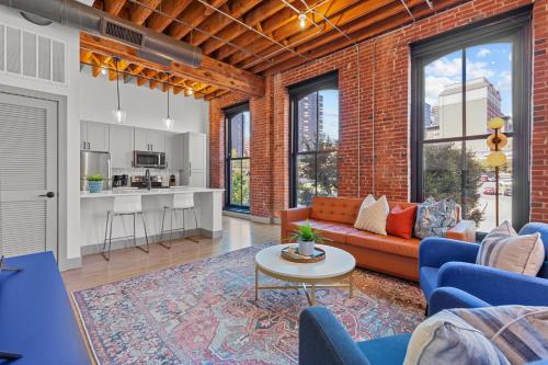 Downtown St. Louis Apartment | Riverfront Loft - Gym Cafe - G203