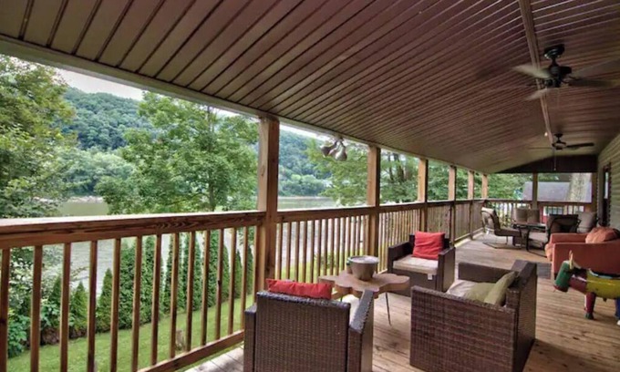 Falls House | Riverfront Retreat For Kayaking, Fishing and Hot Tub