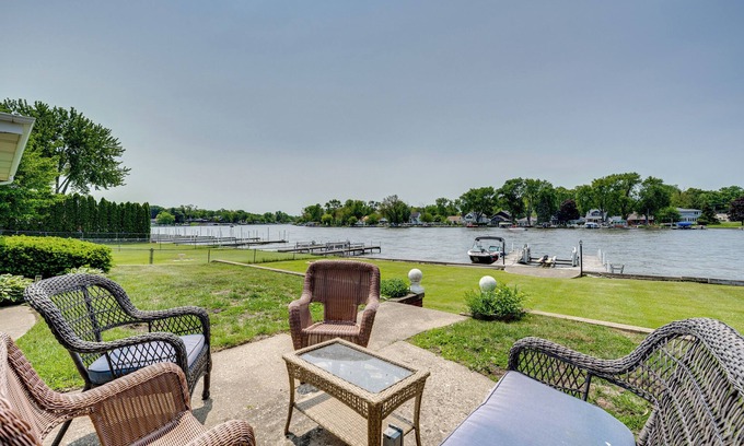 McHenry House | Riverfront Retreat w/Dock & Kayaks in McHenry