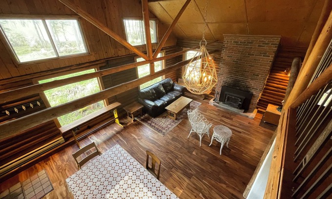 Central Alberta Cabin | Riverfront Rustic Cabin