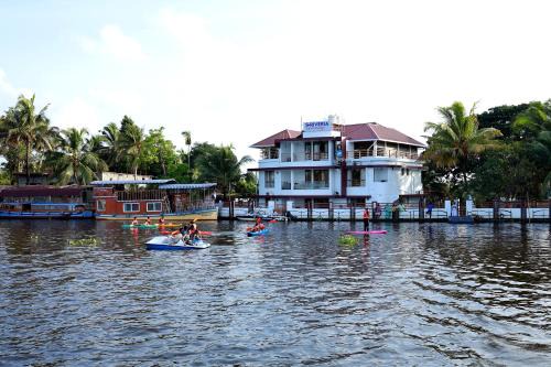 Mankombu Cabin | Riveria Resorts