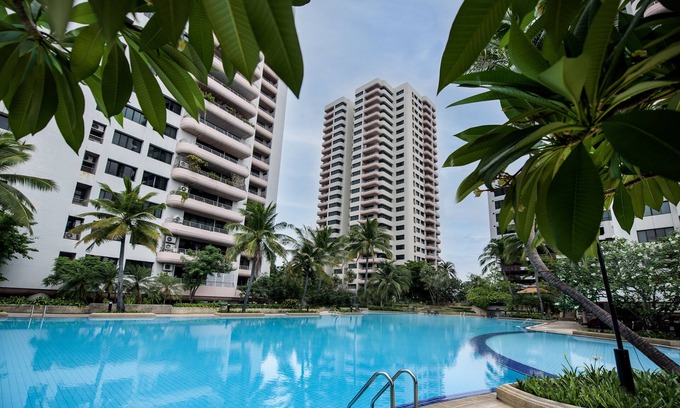 Nonthaburi Hotel | Riverine Place Hotel and Residence