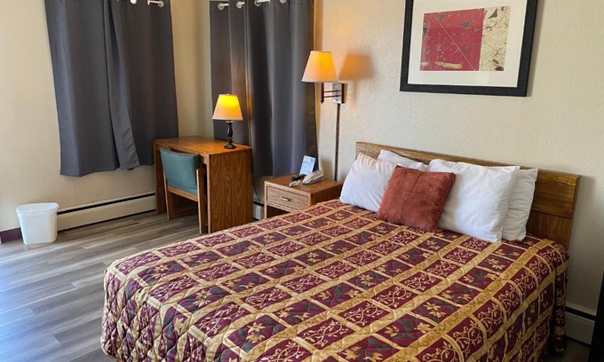Fort Madison Hotel | Rivers Inn