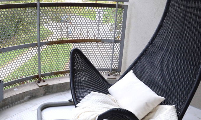 Lognes Apartment | Riverside apt | 2 bdr |Disney + Paris | Parking | Balcony