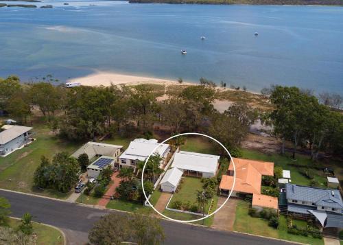 Burrum Heads House | Riverside