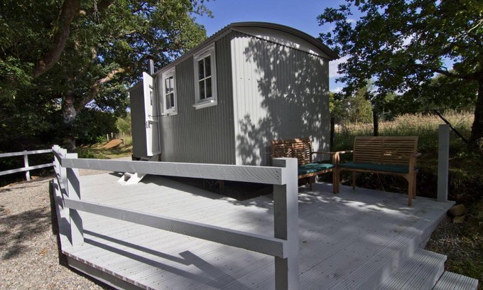 Spean Bridge Apartment | Riverside Bothy at Allt A'Mhuilinn