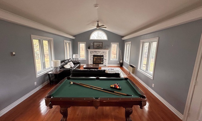 Foxboro House | Riverside Charming Bungalow - Nature Retreat