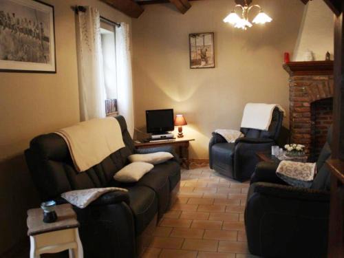 Gembes House | Riverside Escape in Bouillon