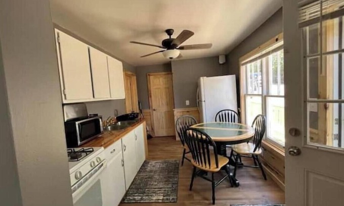 Indian River Cabin | Riverside Escape Perfect for Families & Friends