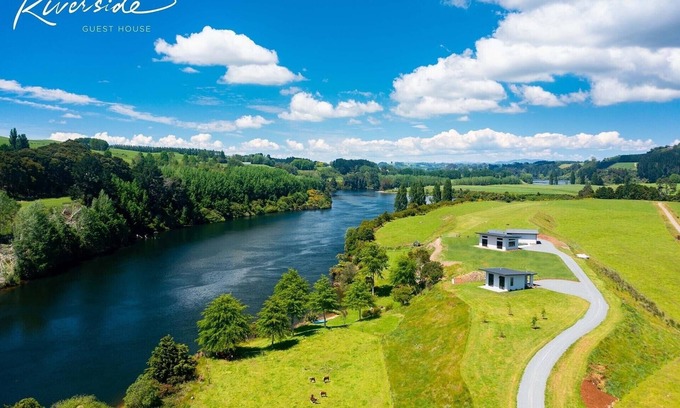 Richmond Downs House | Riverside Guest House - Relax in the peace and quiet on the rivers edge.