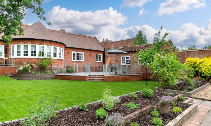Beccles House | Riverside Lodge - Two Bedroom House, Sleeps 4