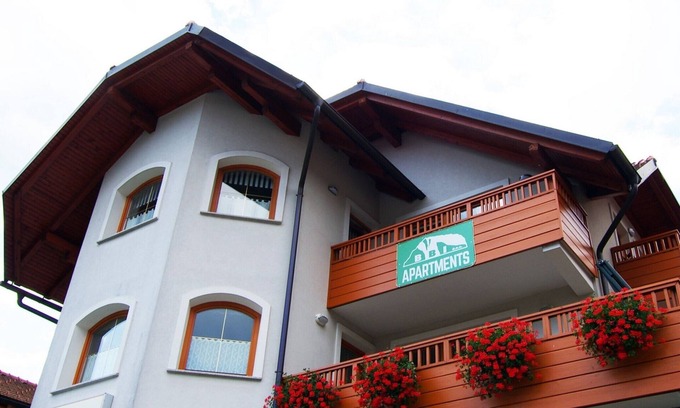 Luce Apartment | Riverside Pines Luce Apartments with Balcony - Studio Apartment with Balcony