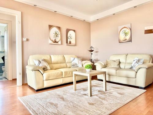 Dunakeszi Apartment | Riverside Residence Free Parking