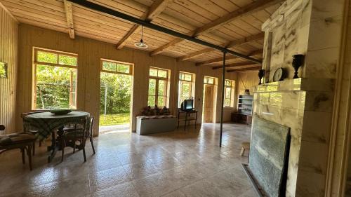 Guria House | Riverside Retreat on Bakhmaro Road