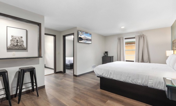 Aitkin Hotel | Riverside Retreat | Pets OK! | WiFi | Fishing