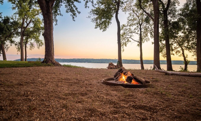 Peoria Heights House | Riverside Retreat